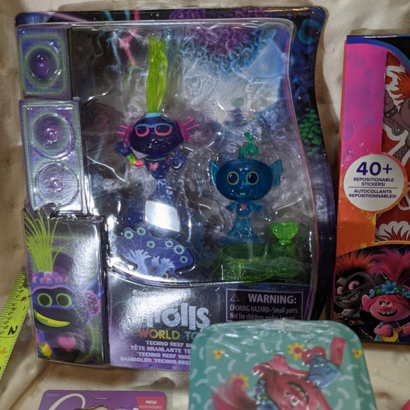 Easy gift or Stocking stuffers for your Trolls fan. Five (5) piece Troll bundle - Picture 4 of 5